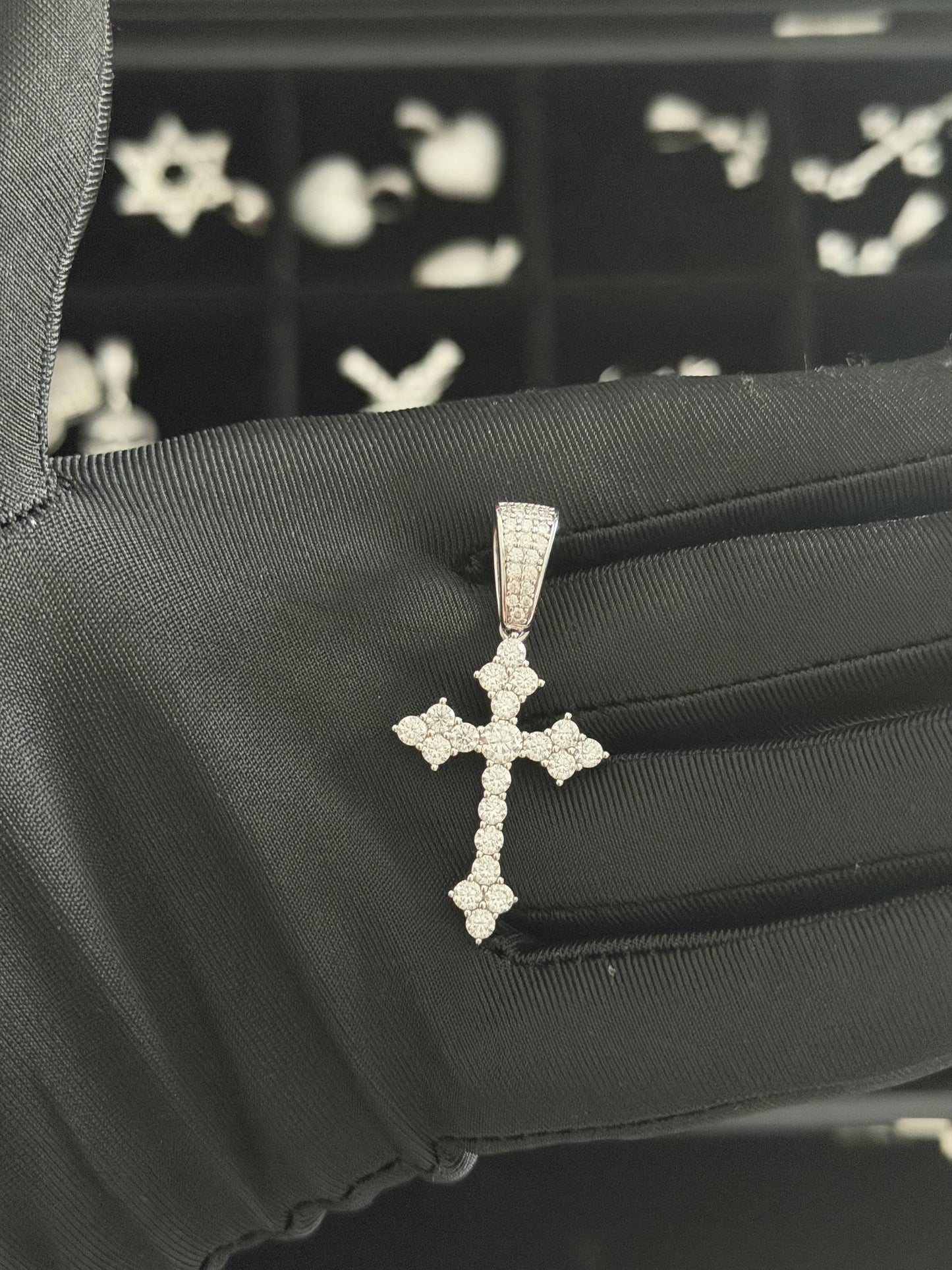 925 Sterling Silver Cross Moissanite Pendant – D Color VVS1