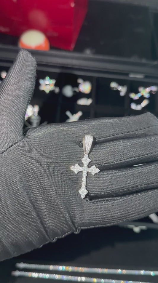 925 Sterling Silver Cross Moissanite Pendant – D Color VVS1